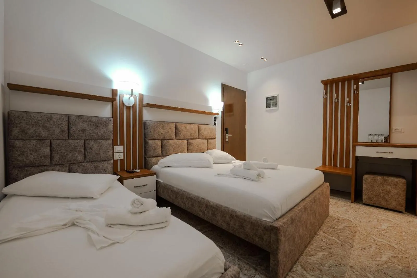 Hotel Meta Ksamil 4*,